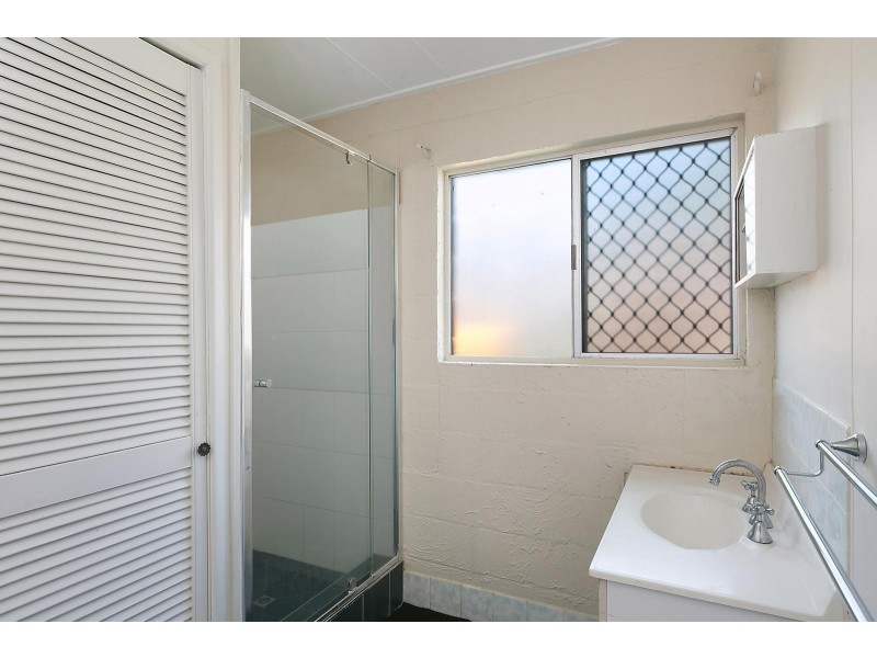 12 Macarthur Street, Koongal QLD 4701