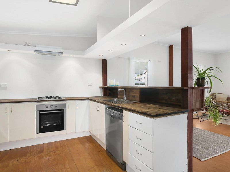 25 Linnett Street, Berserker QLD 4701