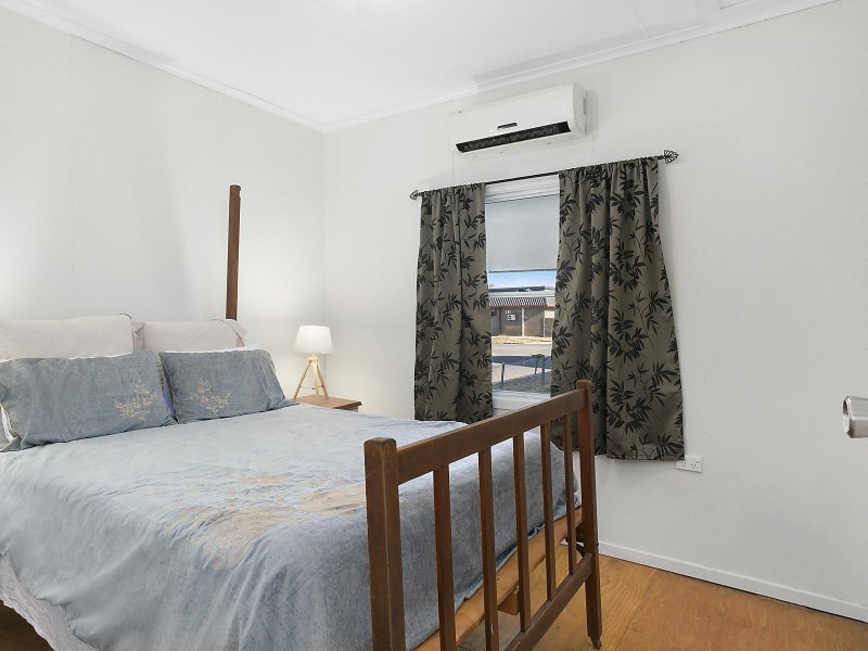25 Linnett Street, Berserker QLD 4701
