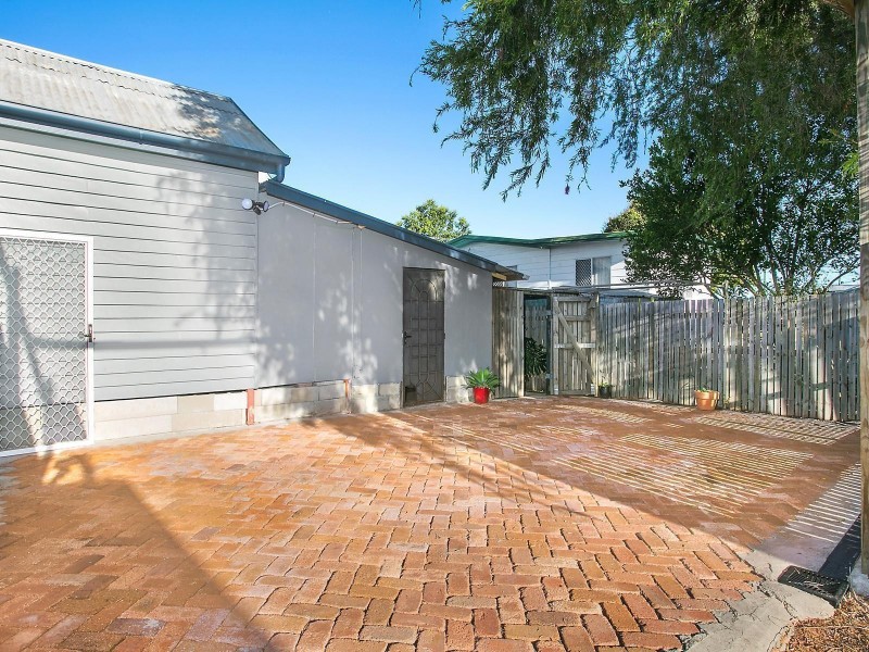 25 Linnett Street, Berserker QLD 4701
