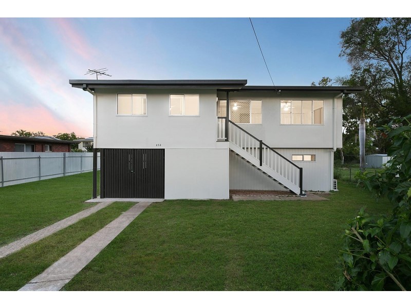 252 Carlton Street, Kawana QLD 4701