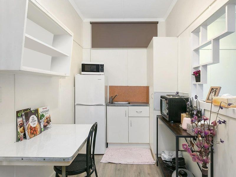 138 West Street, Allenstown QLD 4700