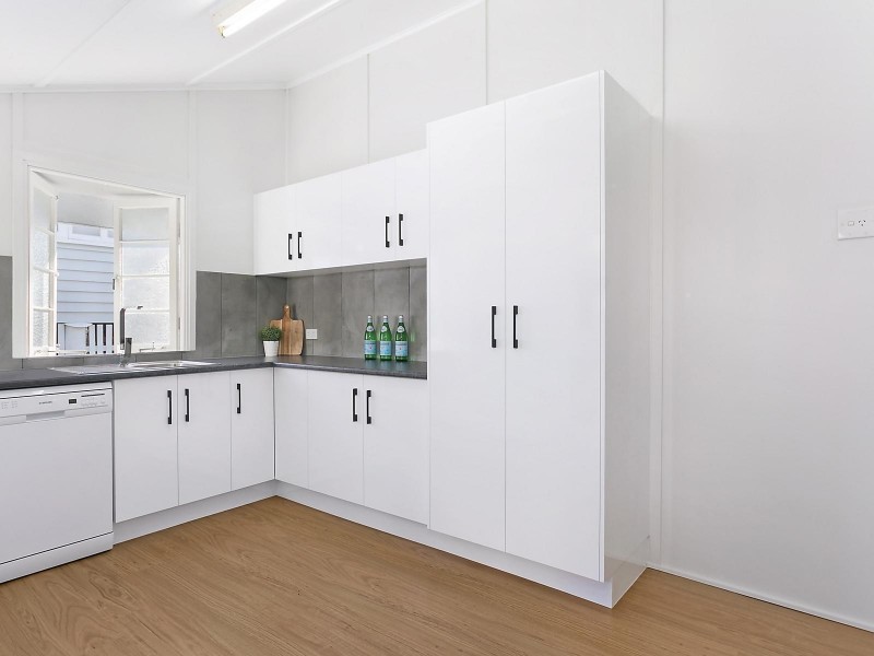 16 Underwood Street, Park Avenue QLD 4701