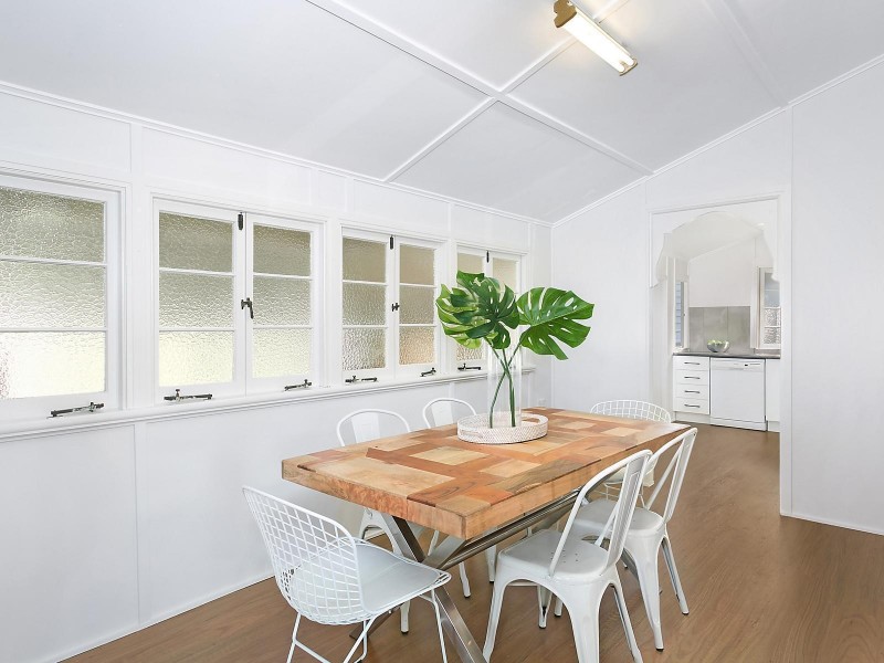 16 Underwood Street, Park Avenue QLD 4701