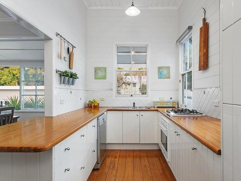 17 Brecknell Street, The Range QLD 4700