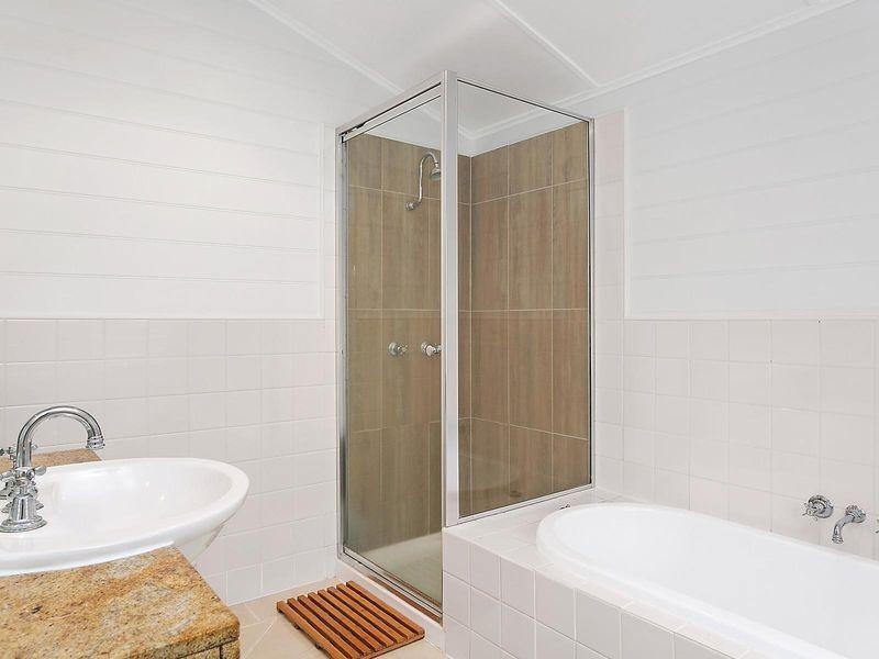 17 Brecknell Street, The Range QLD 4700