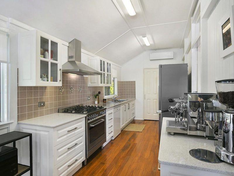 2 Wheatcroft Street, The Range QLD 4700