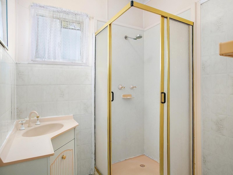 4 Cooper Street, Lakes Creek QLD 4701