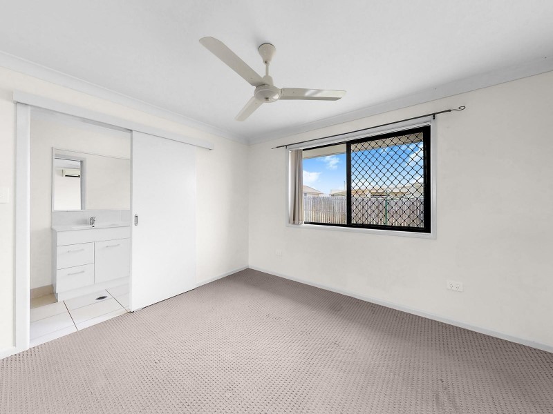 25 Bronco Crescent, Gracemere QLD 4702