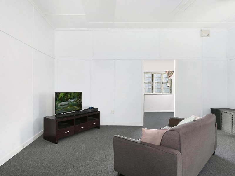 4 Haynes Street, Park Avenue QLD 4701