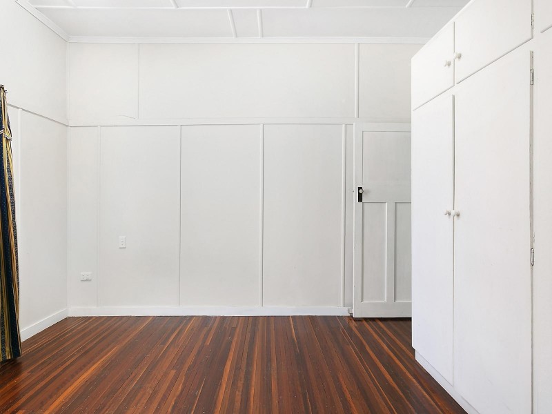 4 Haynes Street, Park Avenue QLD 4701