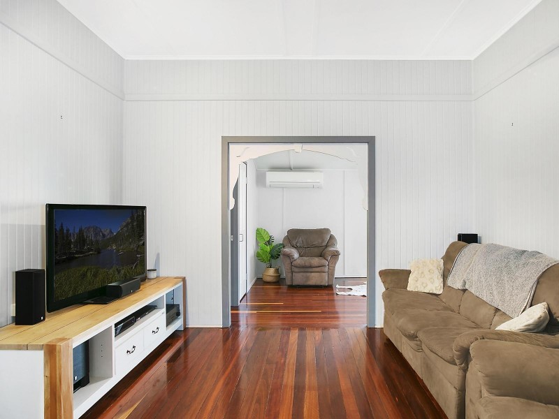 72 Main Street, Park Avenue QLD 4701