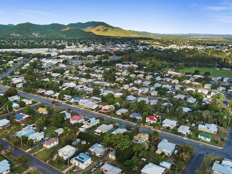 72 Main Street, Park Avenue QLD 4701