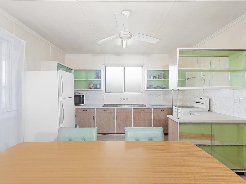 1 Kerr Street, Park Avenue QLD 4701