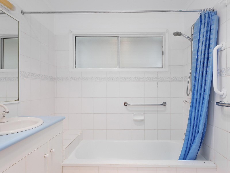 1 Kerr Street, Park Avenue QLD 4701