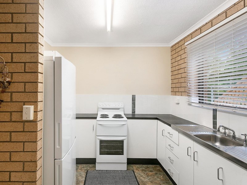 2/6 Burns Street, Frenchville QLD 4701