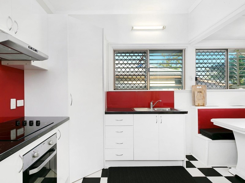 33 Spencer Street, The Range QLD 4700