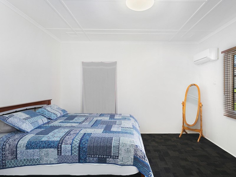 33 Spencer Street, The Range QLD 4700