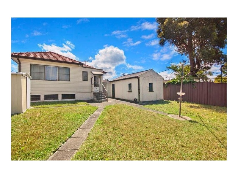 2 Balfour Avenue, Caringbah NSW 2229