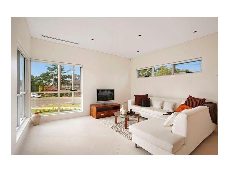 1  Leavesden Place, Sylvania NSW 2224