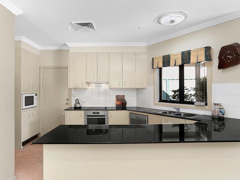 2/4 Bulwarra Road, Caringbah South NSW 2229