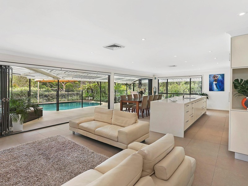 2 Lochiel Road, Engadine NSW 2233