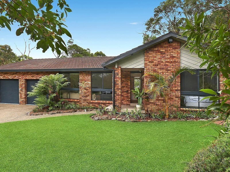 2 Lochiel Road, Engadine NSW 2233