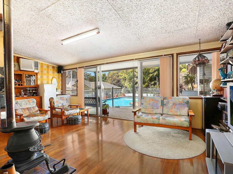 6 Wistaria Street, Dolans Bay NSW 2229