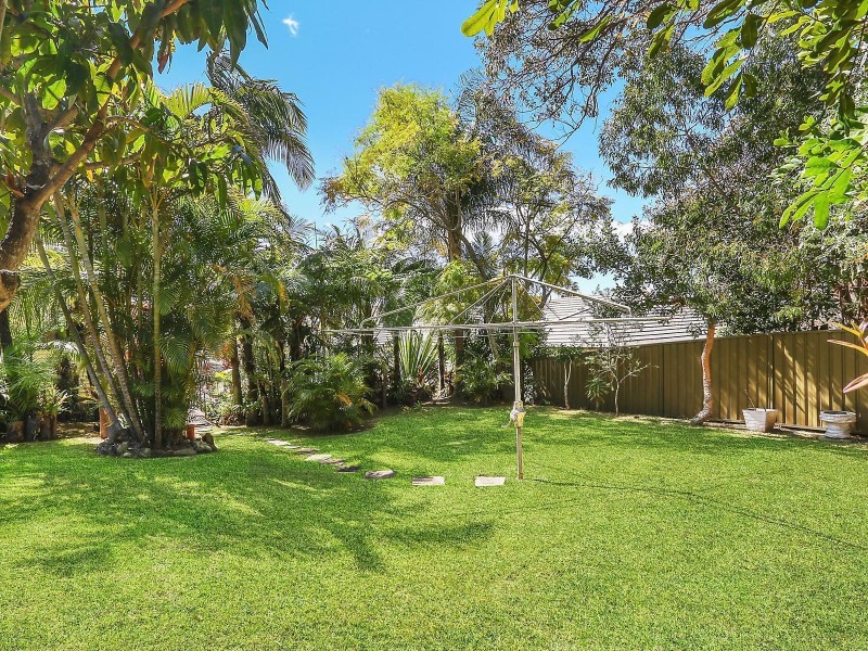 6 Wistaria Street, Dolans Bay NSW 2229
