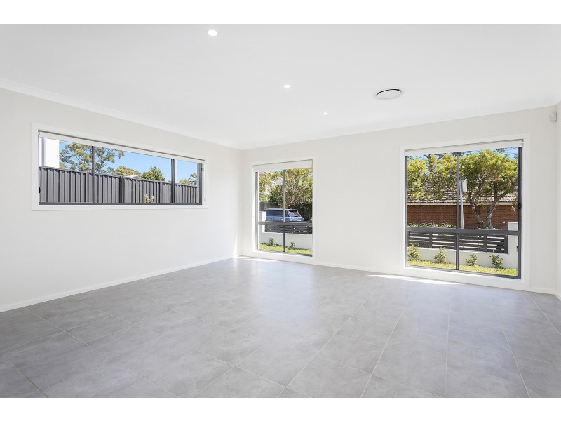 39 Karoola Crescent, Caringbah NSW 2229