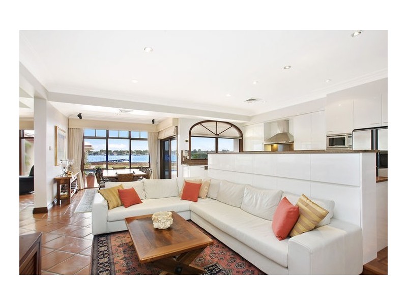 14 Beach Street, Blakehurst NSW 2221