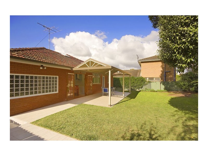 1 Gilbert Street, Sylvania NSW 2224