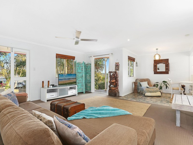 9 Bertrand Road, Sunrise Beach QLD 4567