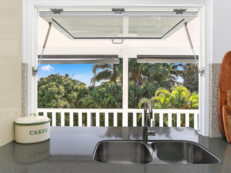17 Hardy Street, Sunrise Beach QLD 4567