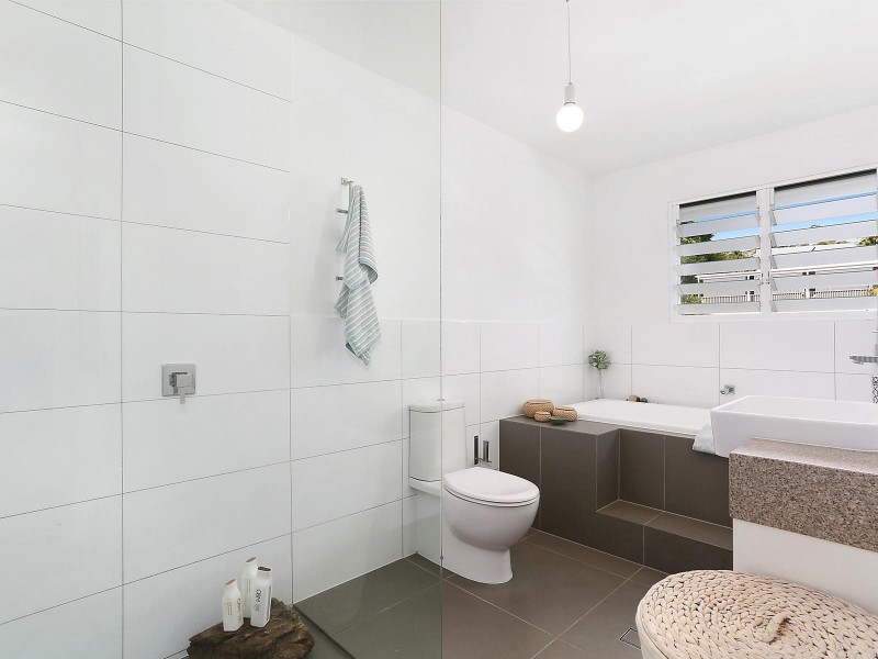 17 Hardy Street, Sunrise Beach QLD 4567