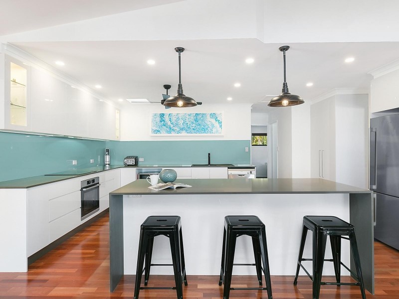 10 Hardy Street, Sunrise Beach QLD 4567