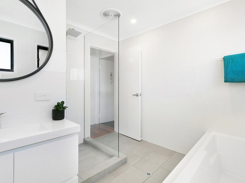 10 Hardy Street, Sunrise Beach QLD 4567