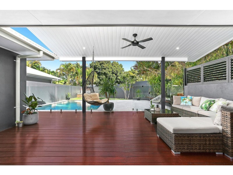 4 Weatherly Court, Sunrise Beach QLD 4567