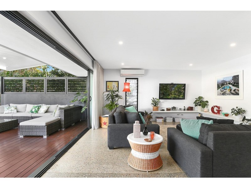 4 Weatherly Court, Sunrise Beach QLD 4567