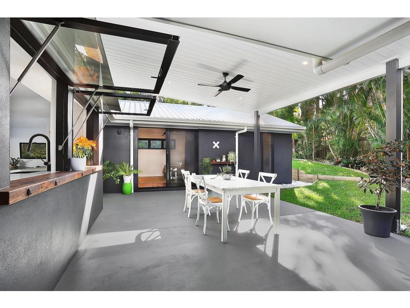4 Weatherly Court, Sunrise Beach QLD 4567
