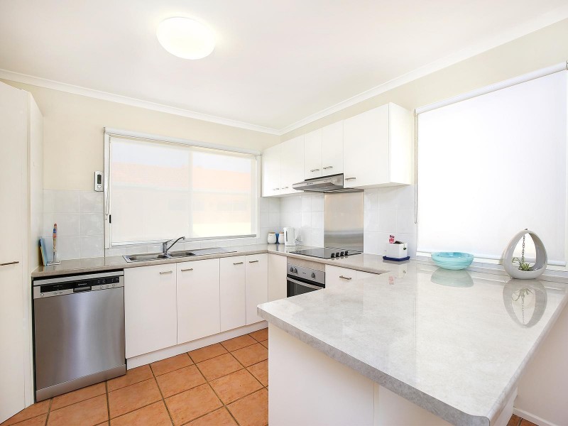 6/8 Advance Place, Sunrise Beach QLD 4567