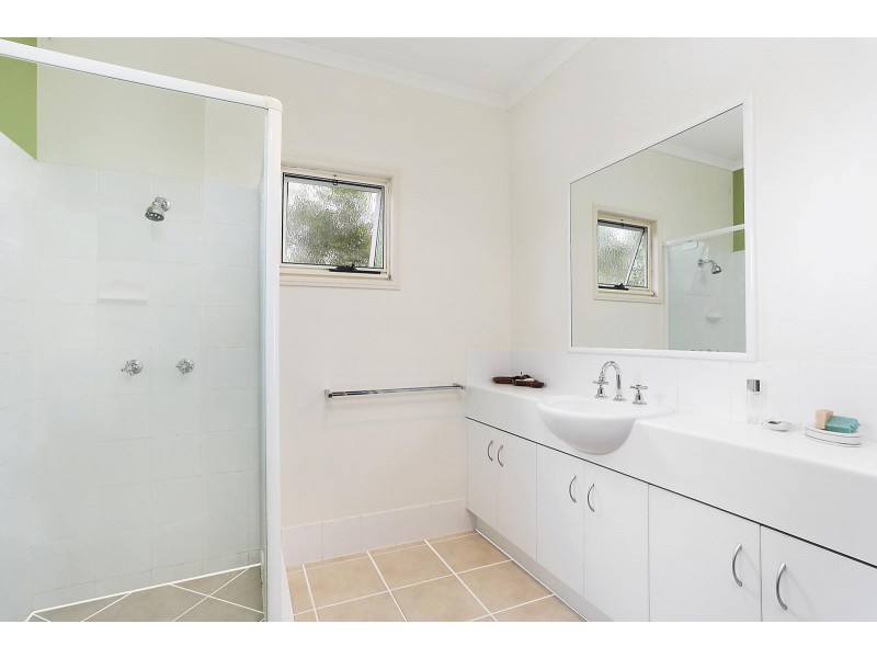 2/7 Lipton Street, Sunrise Beach QLD 4567