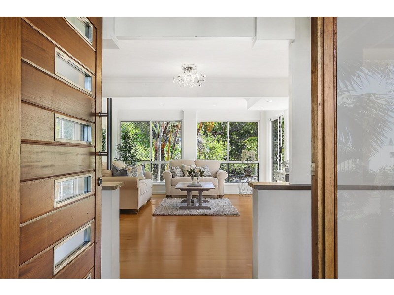 13 Coconut Grove, Castaways Beach QLD 4567