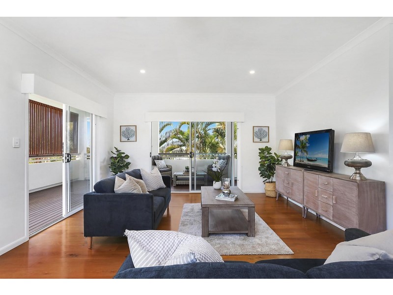 13 Coconut Grove, Castaways Beach QLD 4567
