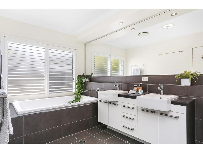 12 Aspera Place, Noosaville QLD 4566