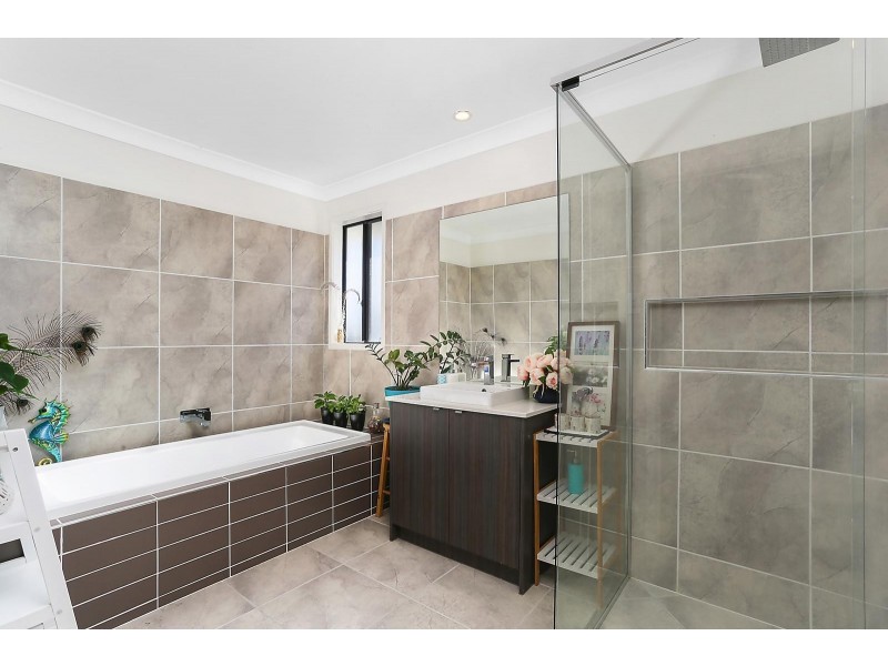 6 Sanctuary Avenue, Noosa Heads QLD 4567