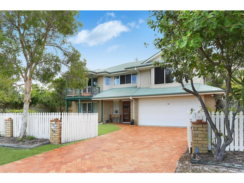 39 Southern Cross Parade, Sunrise Beach QLD 4567