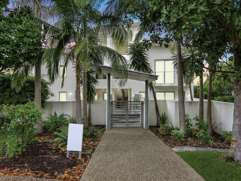 2/53-55 Elanda Street, Sunshine Beach QLD 4567