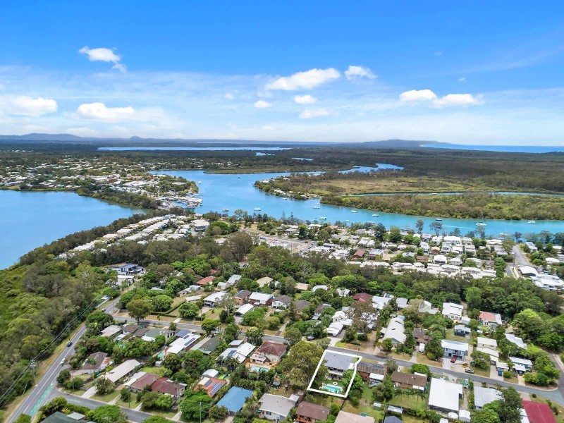 17 Lake View Drive, Tewantin QLD 4565