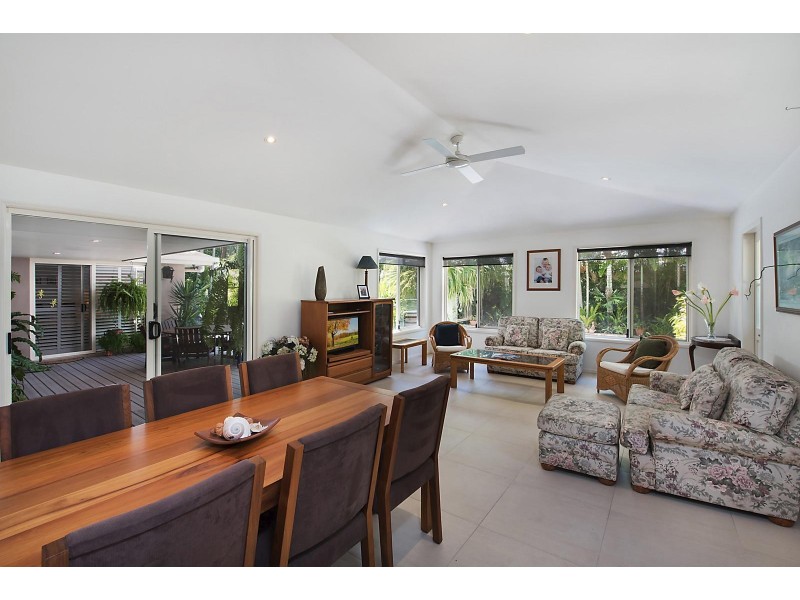 17 Spindrift Court, Noosa Waters QLD 4566